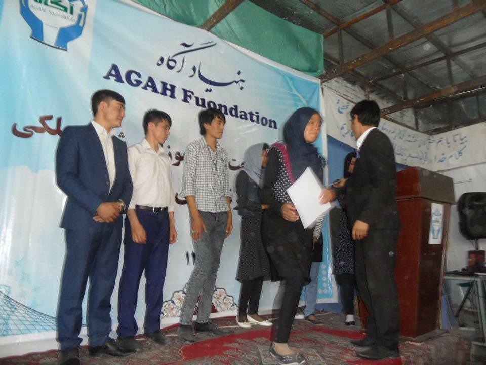 تجليل از موفقیت سومین دور فراغت کارآموزان مسلکی بنیاد خیریه آگاه در کتابخانه عامه شهید مزاری