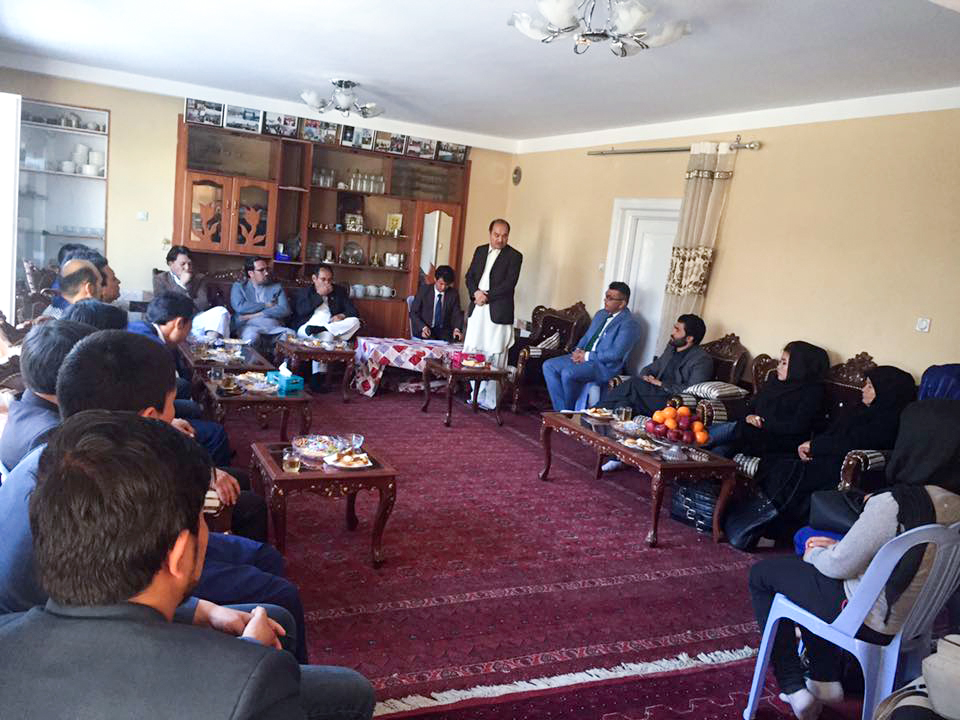 با شماری از قهرمانان ورزشی افغانستان