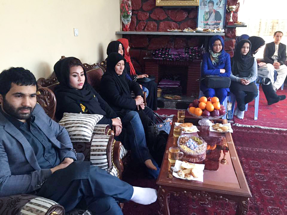 با شماری از قهرمانان ورزشی افغانستان
