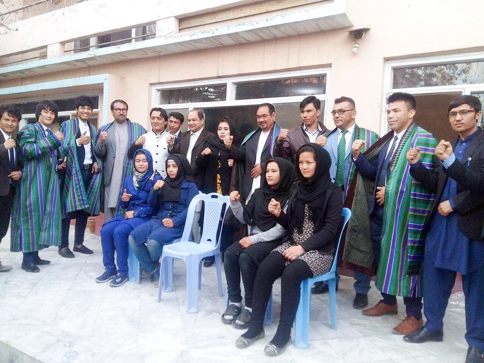 با شماری از قهرمانان ورزشی افغانستان