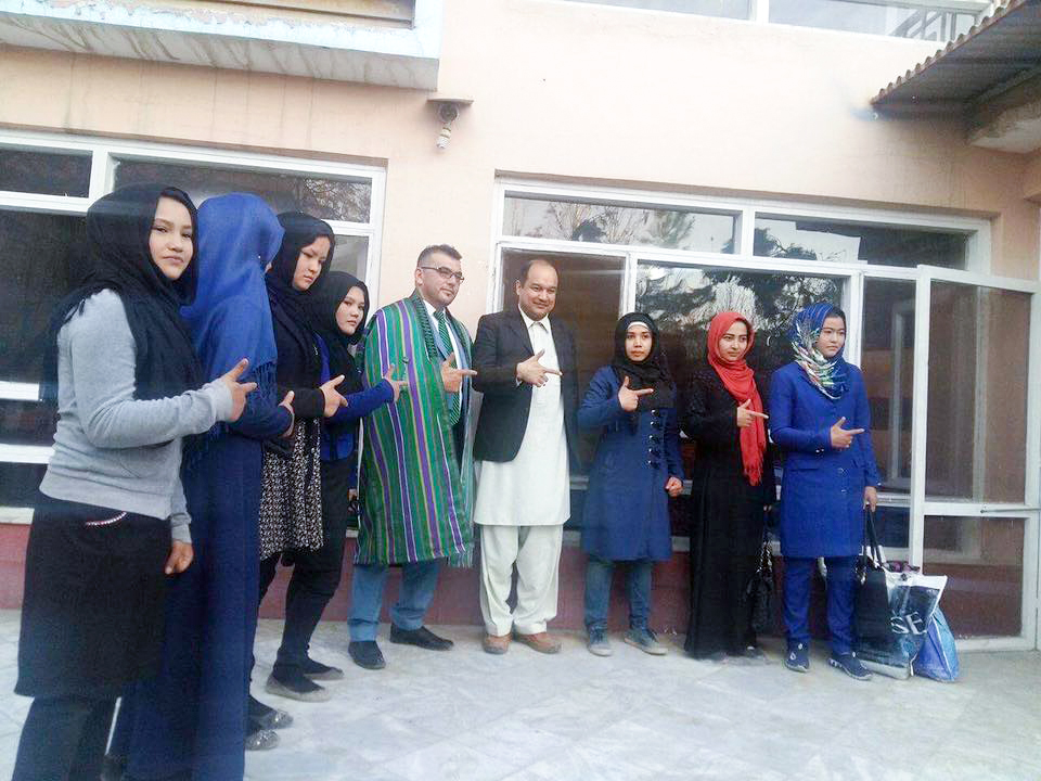 با شماری از قهرمانان ورزشی افغانستان