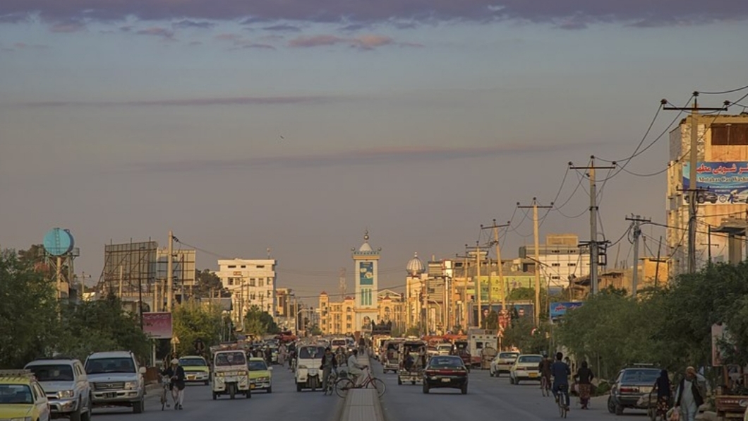 طالبان، ملاقات زنان افغانستانی با پزشکان مرد را در ولایت بلخ ممنوع اعلام کردند؛