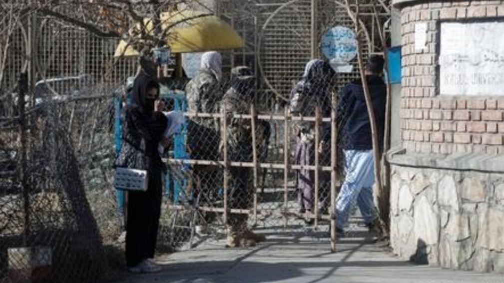 لت و کوب و بازداشت زنان معترض توسط طالبان؛