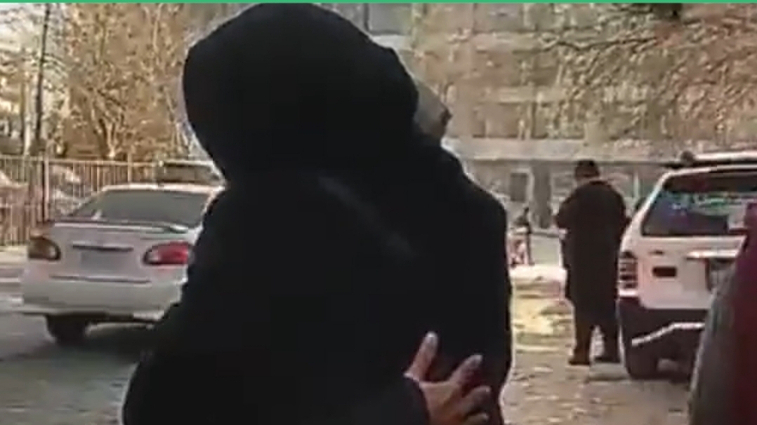 دختران، با گریه دانشگاهها را ترک کردند؛ دختران، با گریه دانشگاهها را ترک کردند؛
