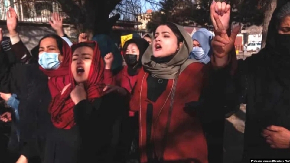 از طالبان خواسته شد تا ممنوعیت زنان امدادگر را لغو کنند؛ از طالبان خواسته شد تا ممنوعیت زنان امدادگر را لغو کنند؛
