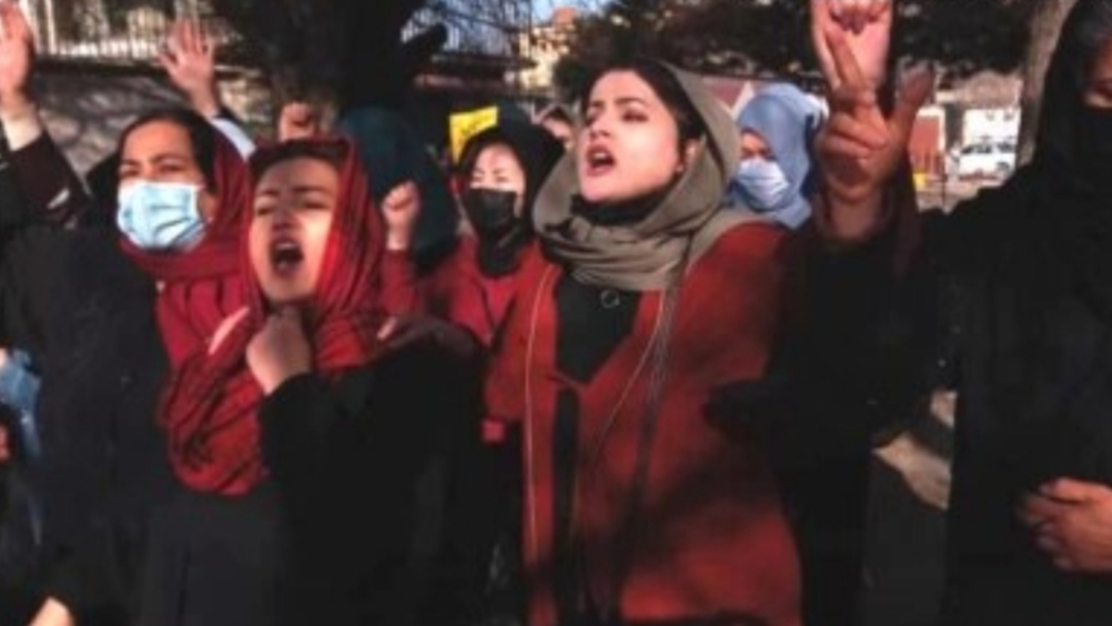 افزایش بیماری روحی و روانی زنان، به دلیل محدودیت‌های روز افزون طالبان؛