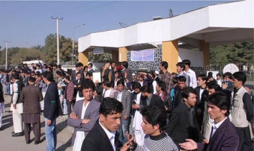 جوانان و تحصیلکردگان به سرنوشت نامعلومی گرفتار شدهاند جوانان و تحصیلکردگان به سرنوشت نامعلومی گرفتار شدهاند