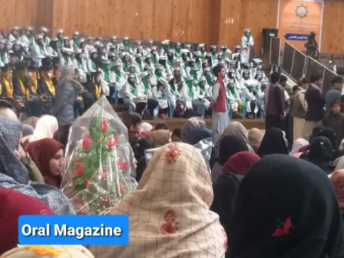 لتوکوب یک کودک توسط طالبان در جشن فارغالتحصیلی یک دانشگاه در غزنی لتوکوب یک کودک توسط طالبان در جشن فارغالتحصیلی یک دانشگاه در غزنی