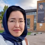 سفر در زمان؛ شکردخت جعفری از کوهپایههای دایکندی چگونه به دانشگاه ساری در انگلستان رسید؟ سفر در زمان؛ شکردخت جعفری از کوهپایههای دایکندی چگونه به دانشگاه ساری در انگلستان رسید؟