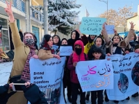 اعتراضات مداوم خیابانی؛ جسارت و شهامت زنان مبارز افغانستان ثبت تاریخ خواهد شد ـ مجله‌ی اورال