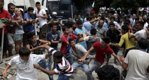 جنگ و جدال بين پناهجوياني از افغانستان، ايران و پاكستان در يونان جنگ و جدال بين پناهجوياني از افغانستان، ايران و پاكستان در يونان